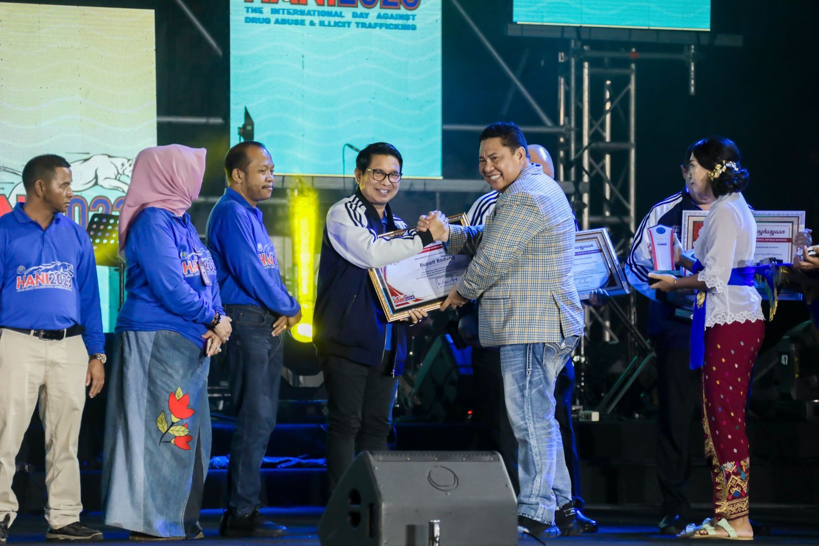 podiumnews.com-Bupati Badung Terima Penghargaan BNN